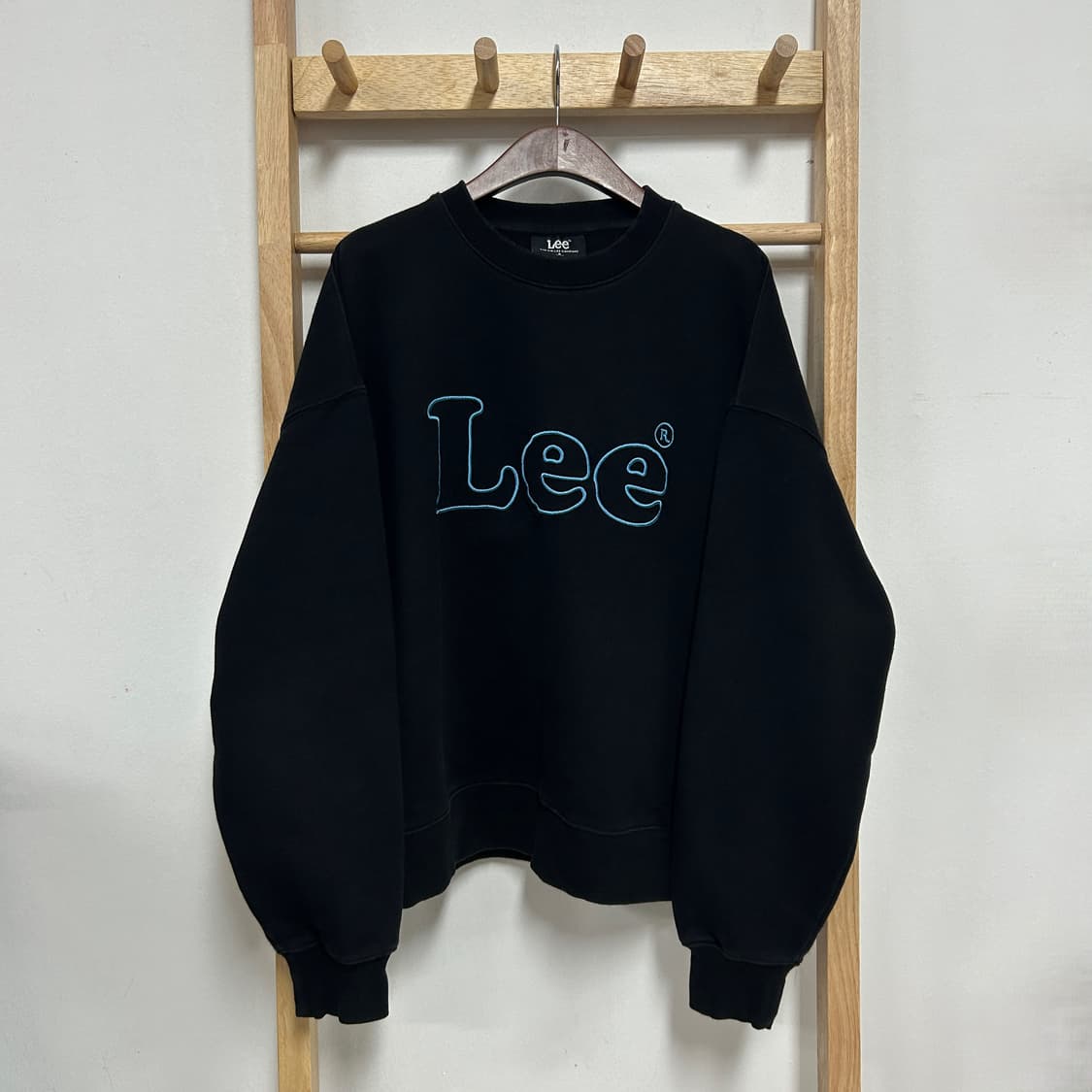 리 빅로고 오버핏 맨투맨 블랙 상품이미지3