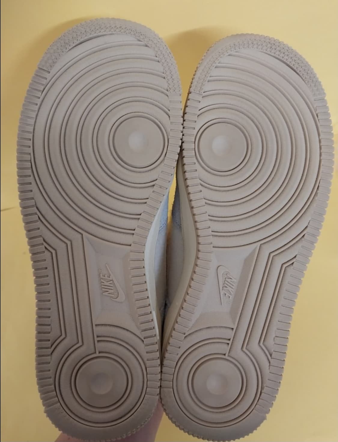 여성 나이키 에어포스 LV8 포톤 더스트 캐시미어 플리스 운동화 (240 상품이미지8