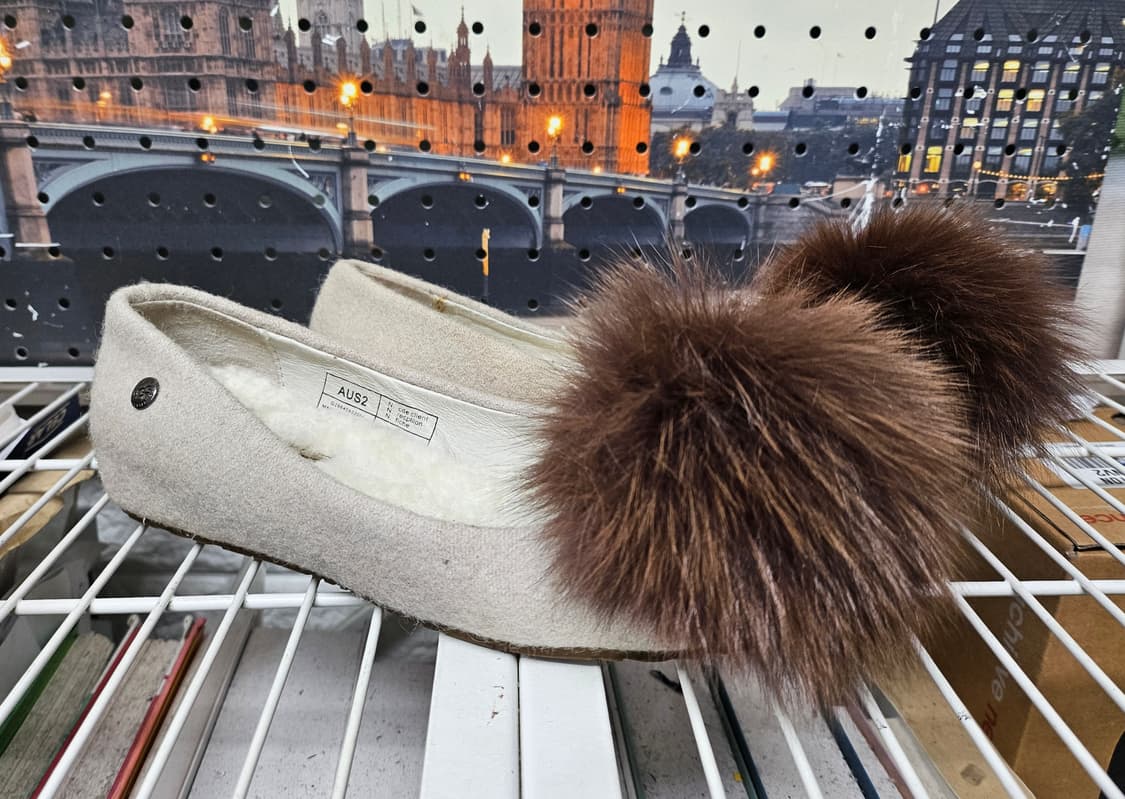 호주 어그 퍼 폼폼 플랫슈즈 215 양모 여성겨울신발 HD21 상품이미지3