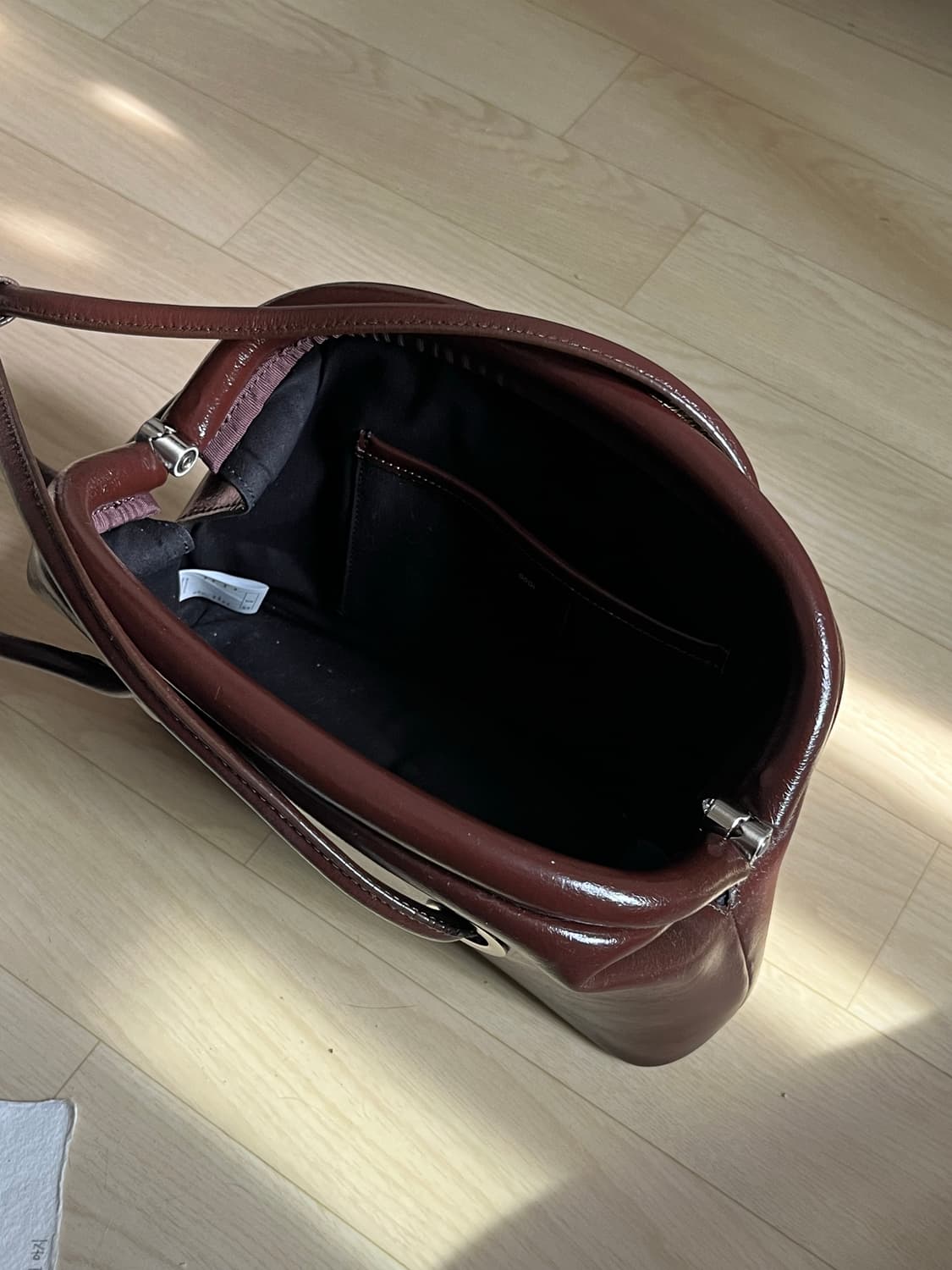 오소이 써클 브로트백 브라운 상품이미지4