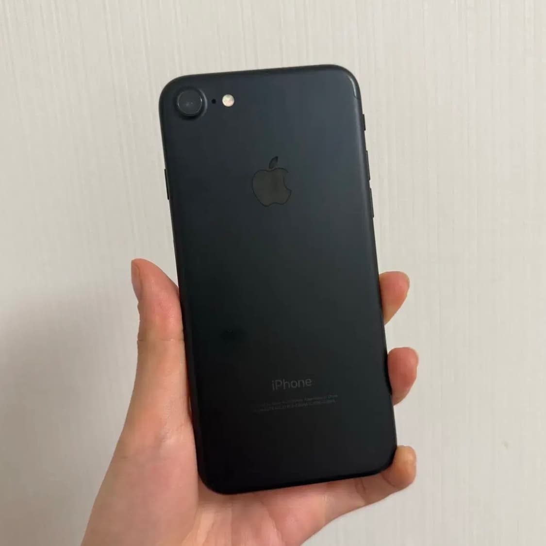 아이폰 7 매트블랙 128 무음폰 배터리 100 상품이미지1