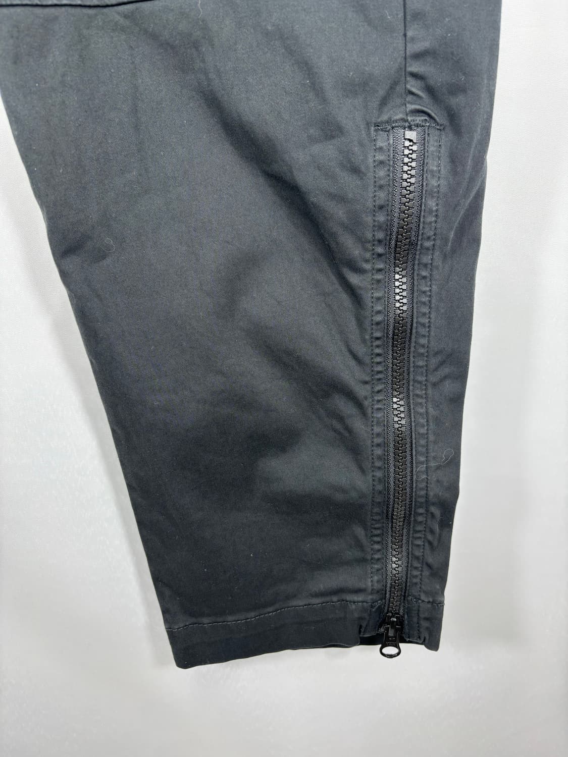 (새상품)CP컴퍼니 렌즈와펜 카고팬츠 블랙 50 상품이미지6