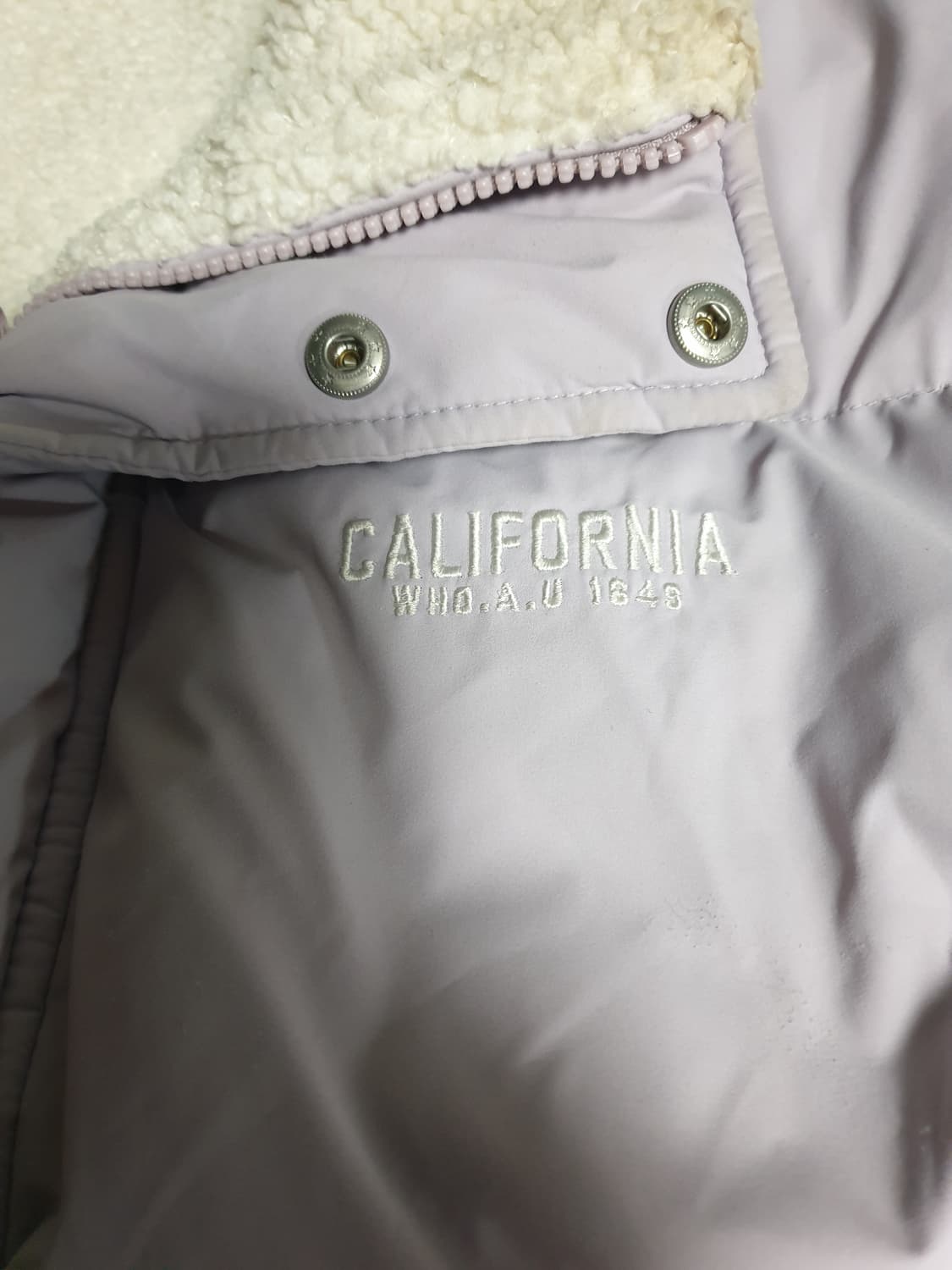 후아유 캘리포니아 오버핏 리버서블 뽀글이 패딩 자켓 연보라 (S) 상품이미지2