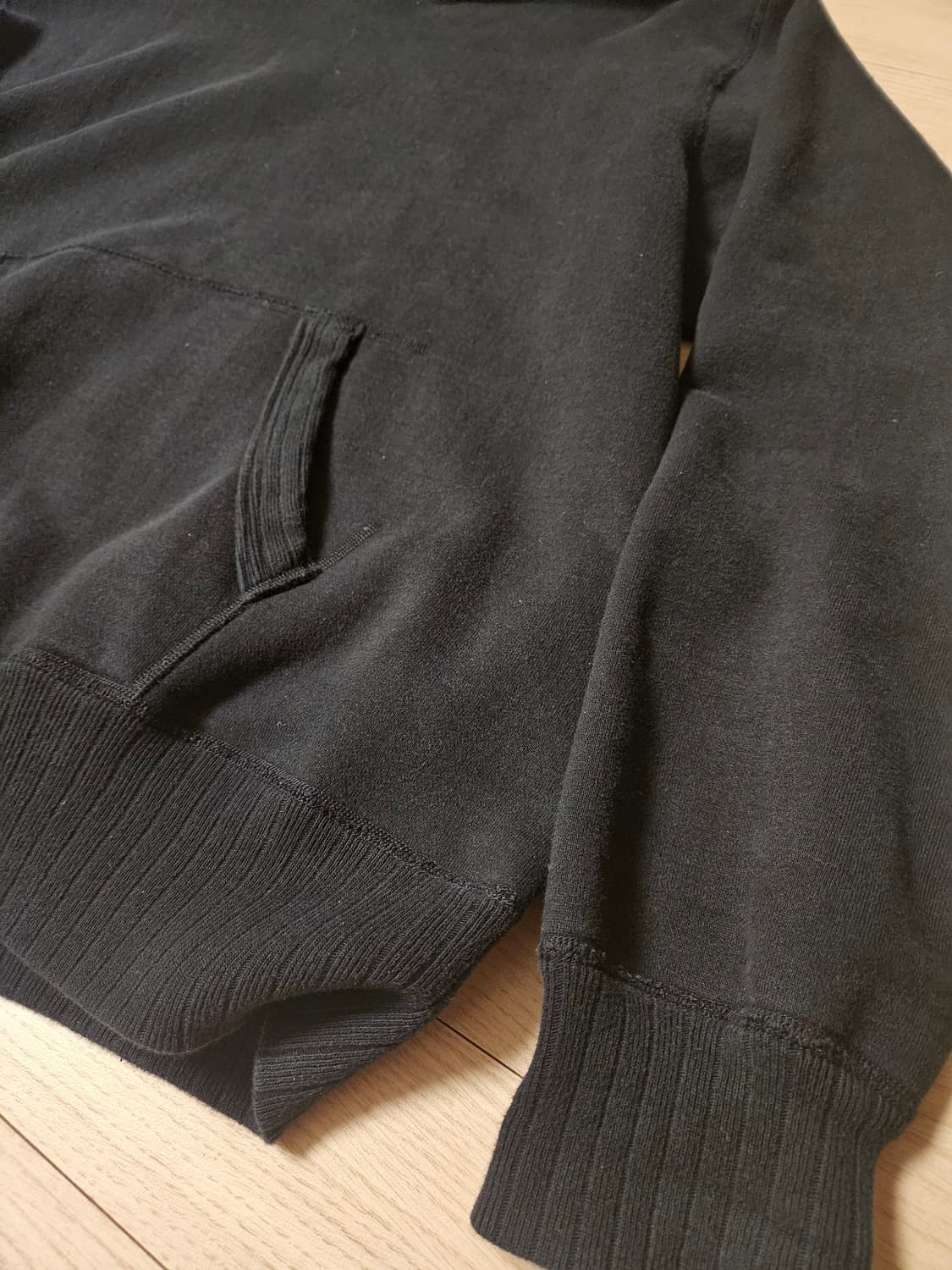 화이츠빌 블랙 스웻후드 상품이미지4