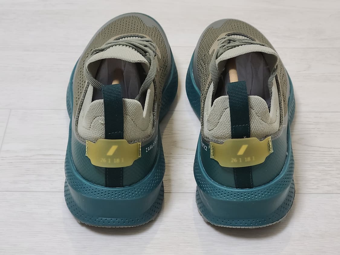 자라 러닝화 270mm 상품이미지3