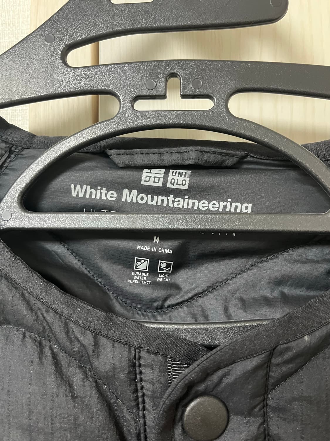 유니클로 화이트마운티어링 울트라 라이트다운 상품이미지3