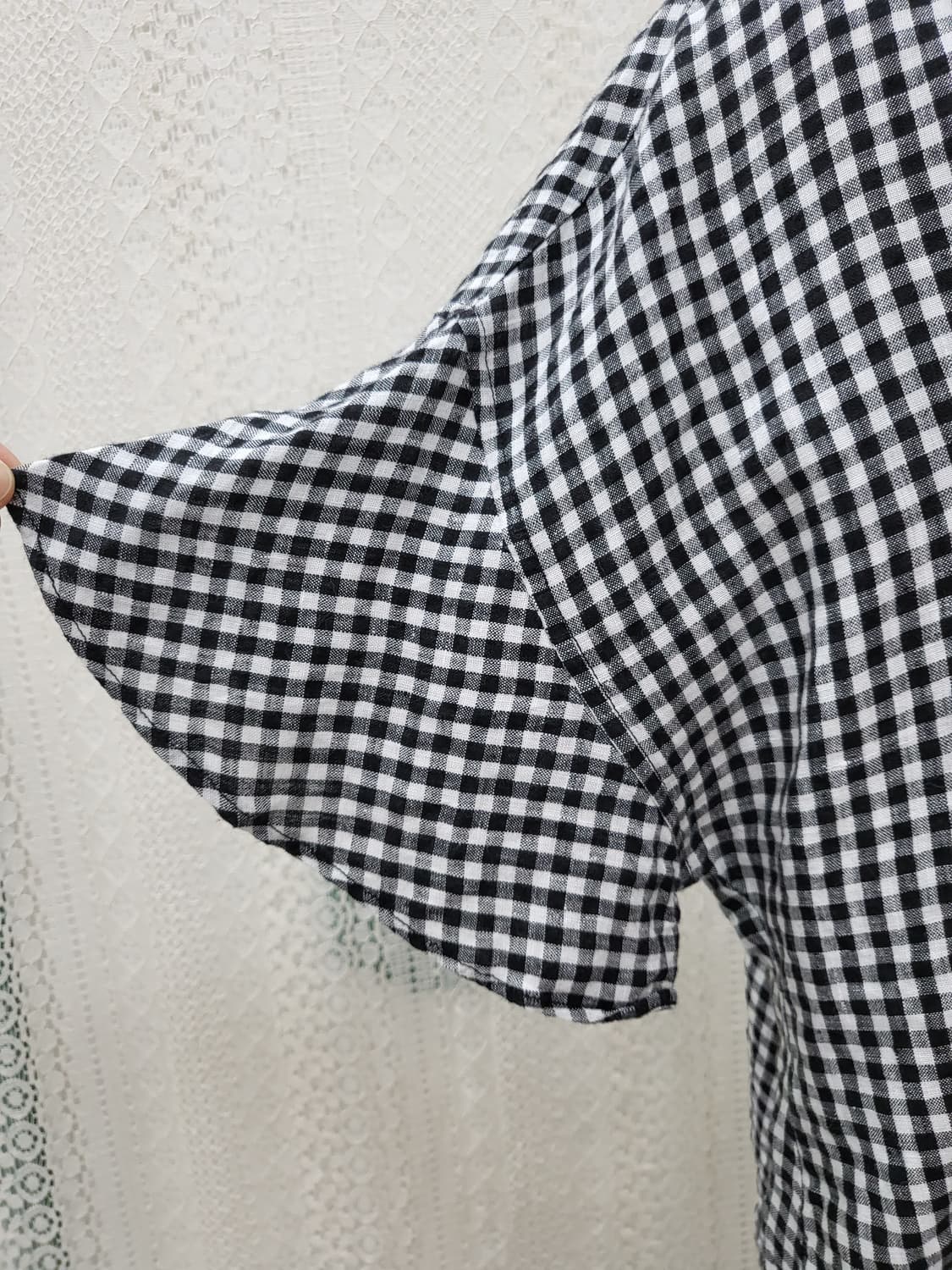 [F]JPN 블랙체크 프릴소매 린넨 블라우스 상품이미지3