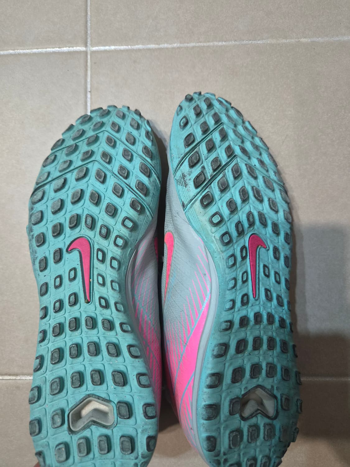 나이키 머큐리얼 베이퍼16 풋살화 상품이미지4