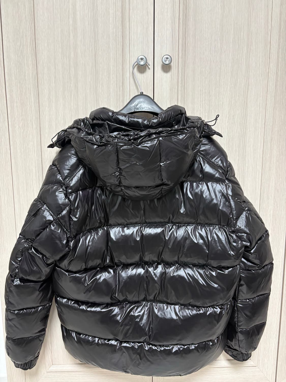 Moncler Maya 후드 쇼트 다운 재킷 상품이미지2