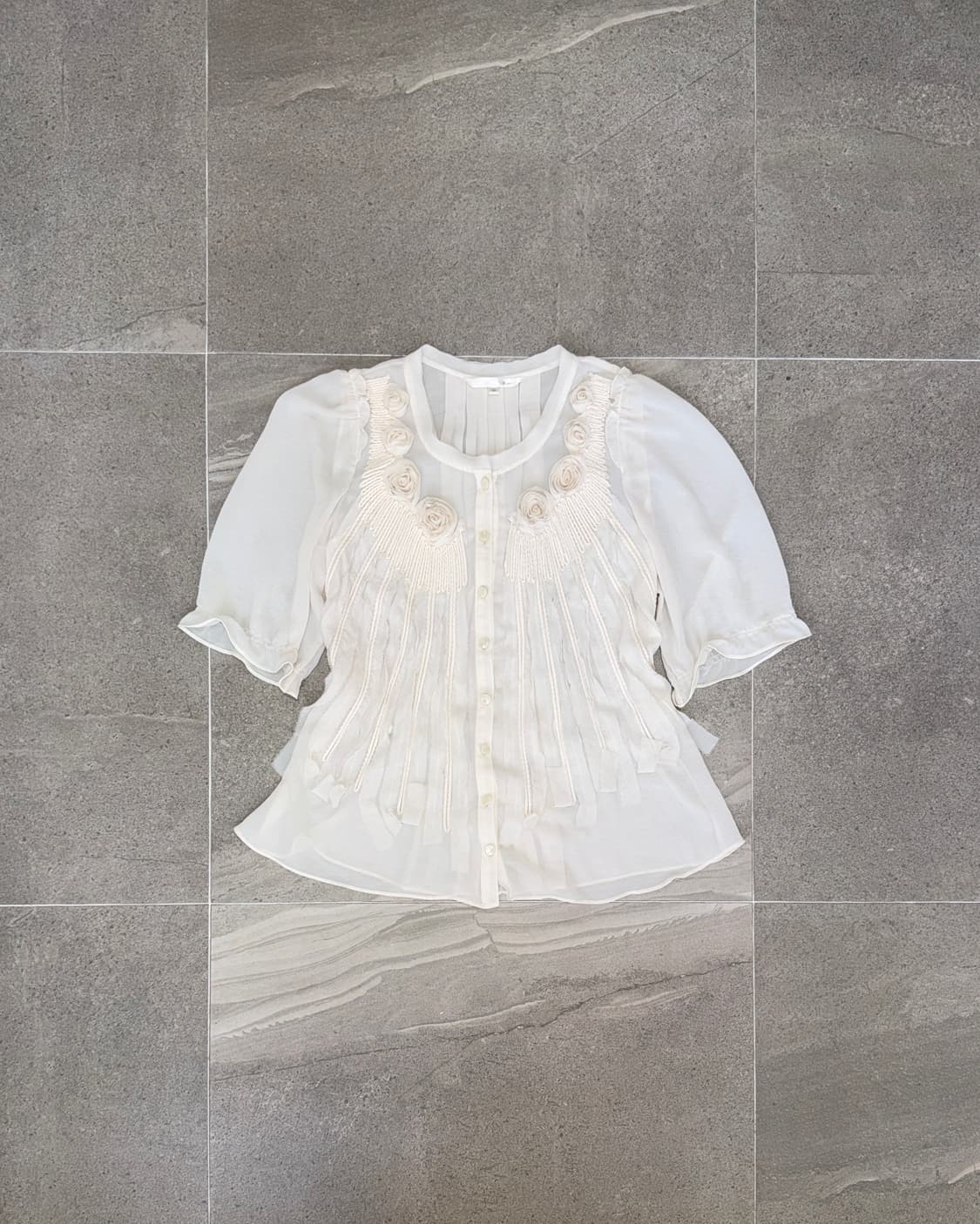 G-cut ivory draped flower silk sheer bl 상품이미지1
