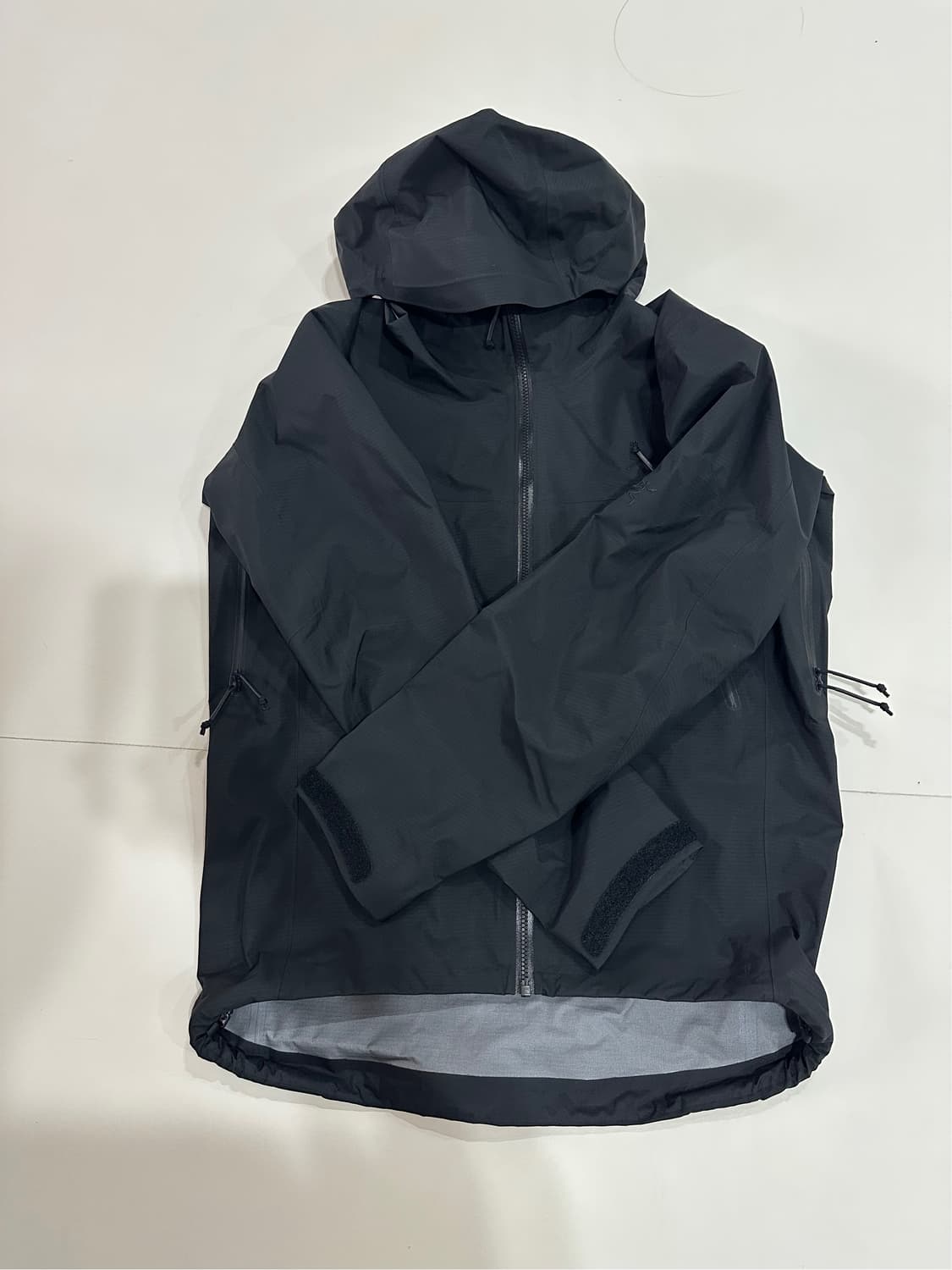 [M] 아크테릭스 리프 알파 LT 젠2.2 블랙 새상품 상품이미지1