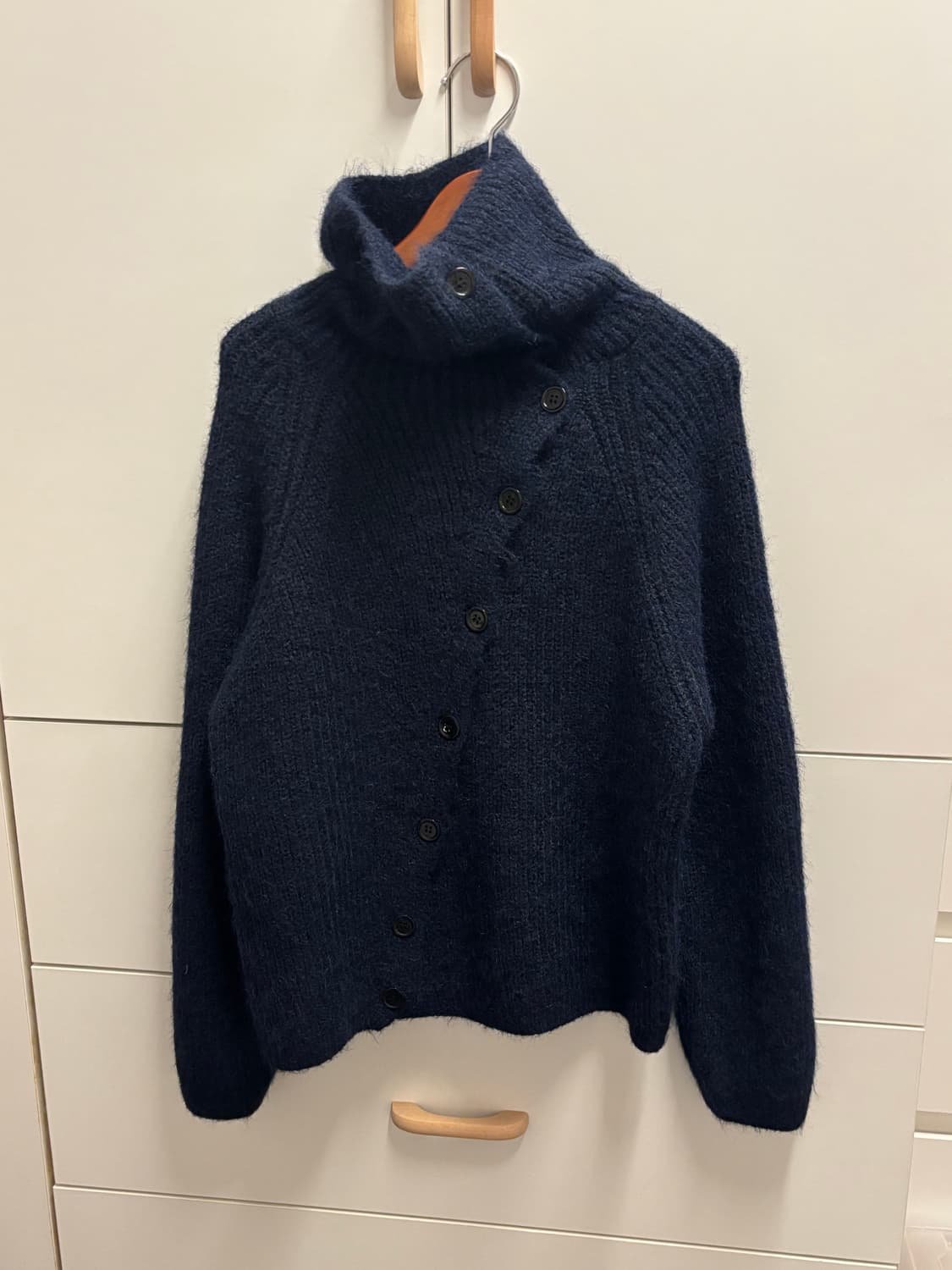 더블콩 하이넥 단추 터틀니트 네이비 상품이미지5