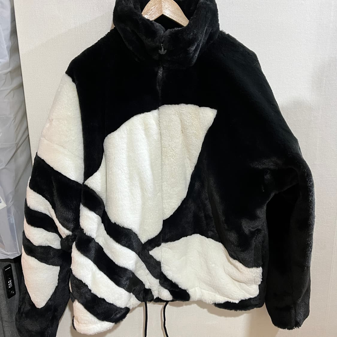 [L] 아디다스 오리지널 빅로고 퍼 자켓 (공용) 상품이미지1