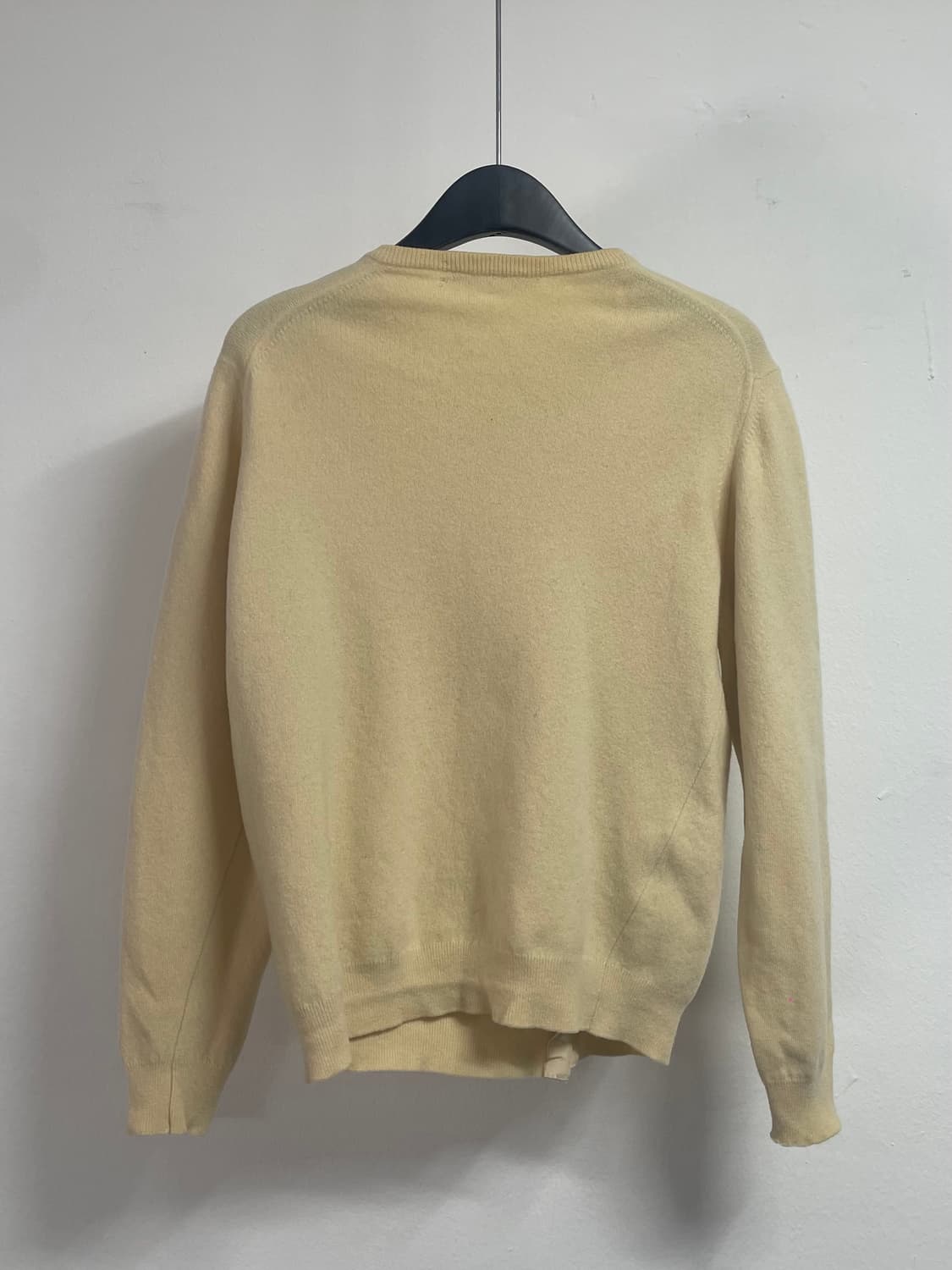 버버리 크림아이보리 울 금장 라운드 가디건 (on.548) 상품이미지3