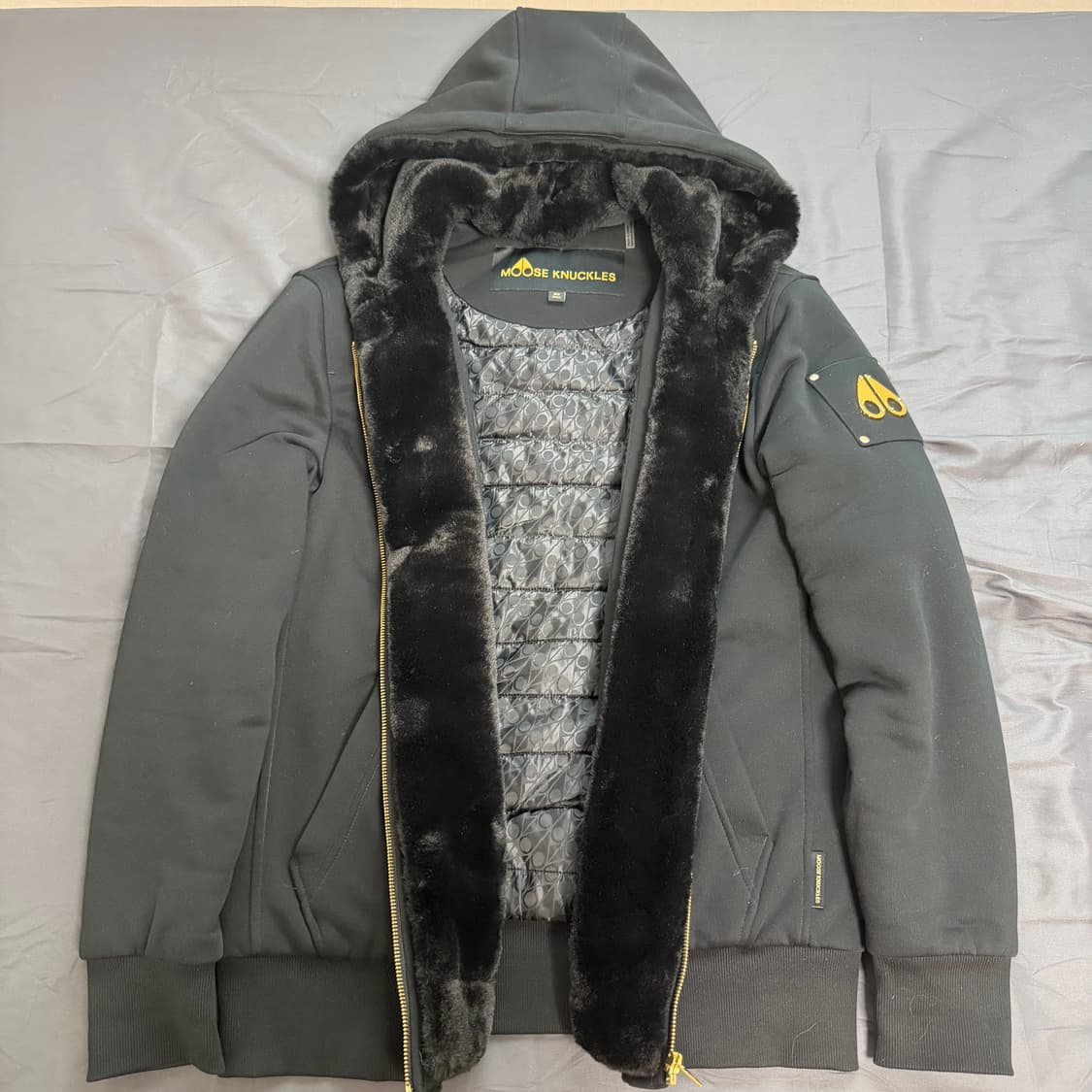 [새상품급.정품] 무스너클 금장 버니스웨터 M 상품이미지1