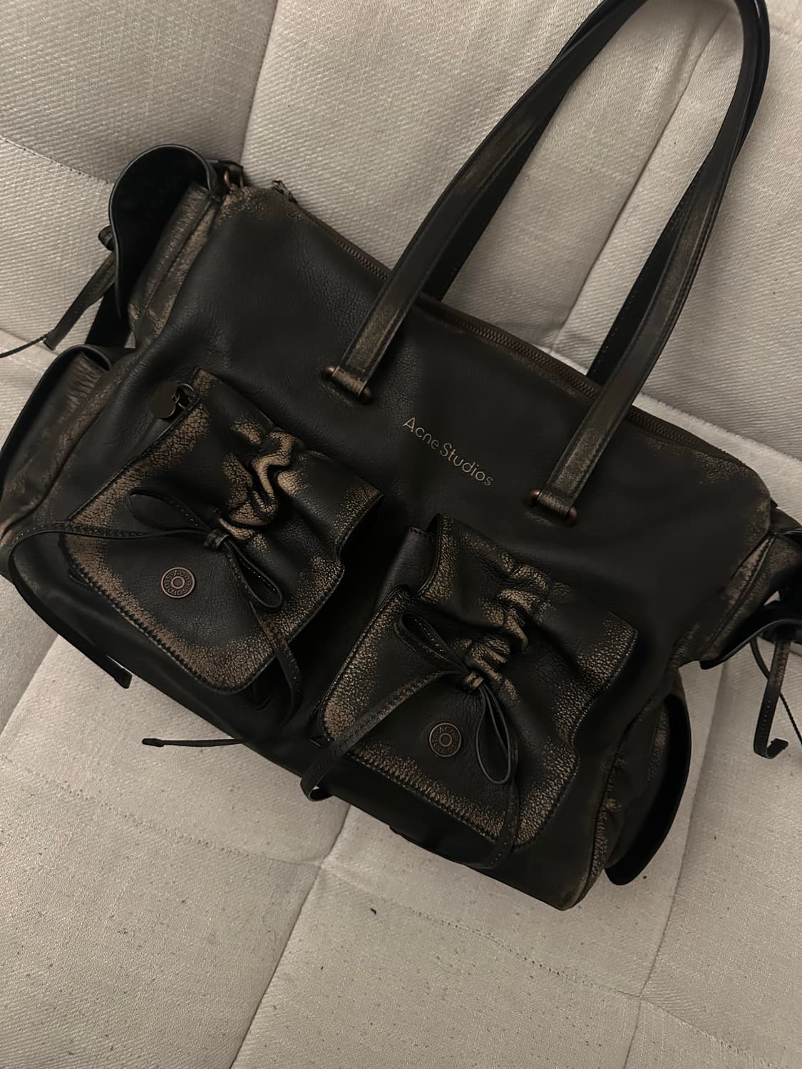 아크네 스튜디오 멀티 포켓 백 (라지) 상품이미지2