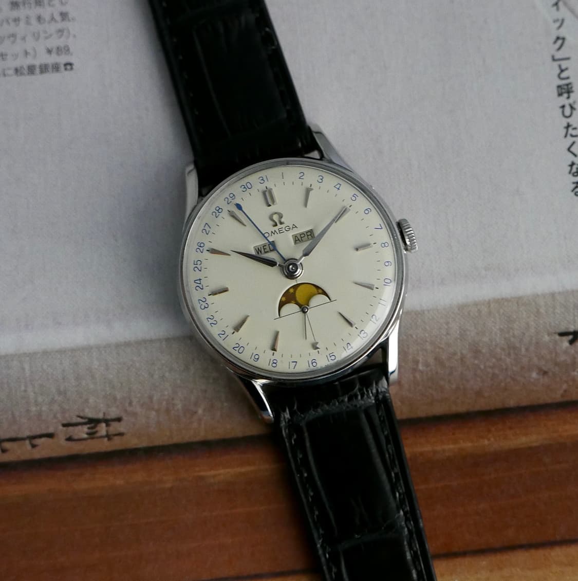 오메가 빈티지 코스믹 문페이즈 트리플캘린더 상품이미지1