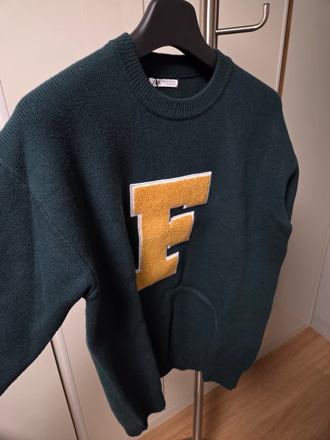 자라 ZARA 그린 레터링 니트 상품이미지3