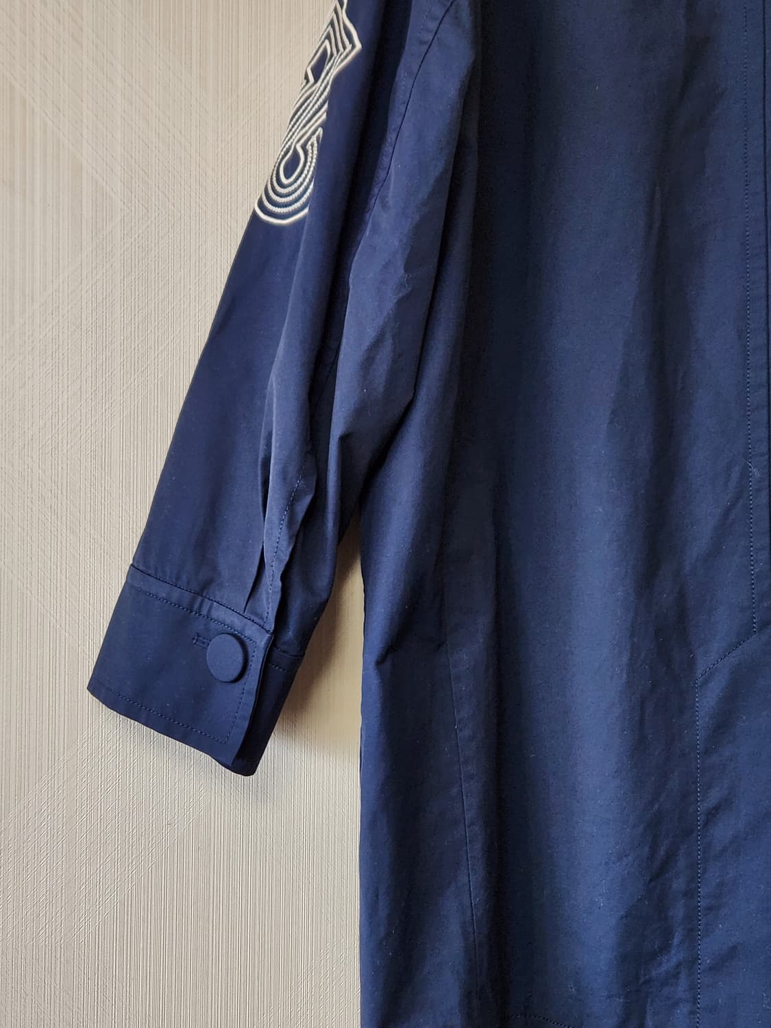 럭키슈에뜨 토글 세일러카라 하프 트렌치자켓 상품이미지10