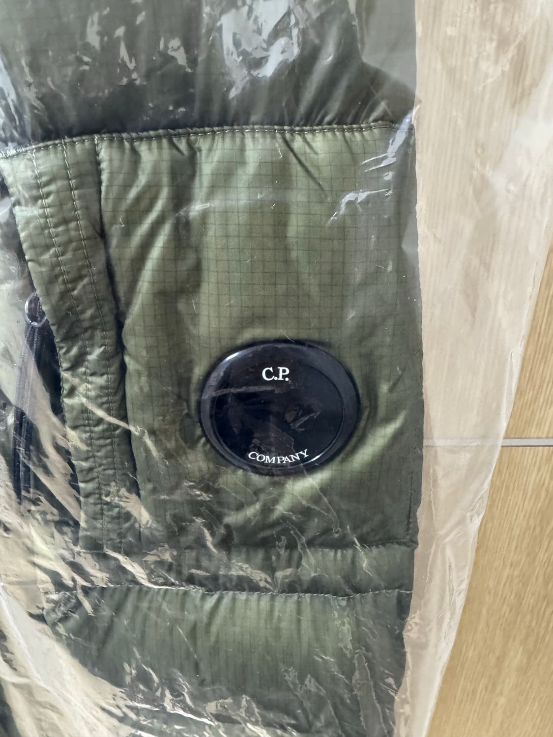 (새상품) [L] CP컴퍼니 디디쉘 렌즈 다운 패딩 상품이미지3