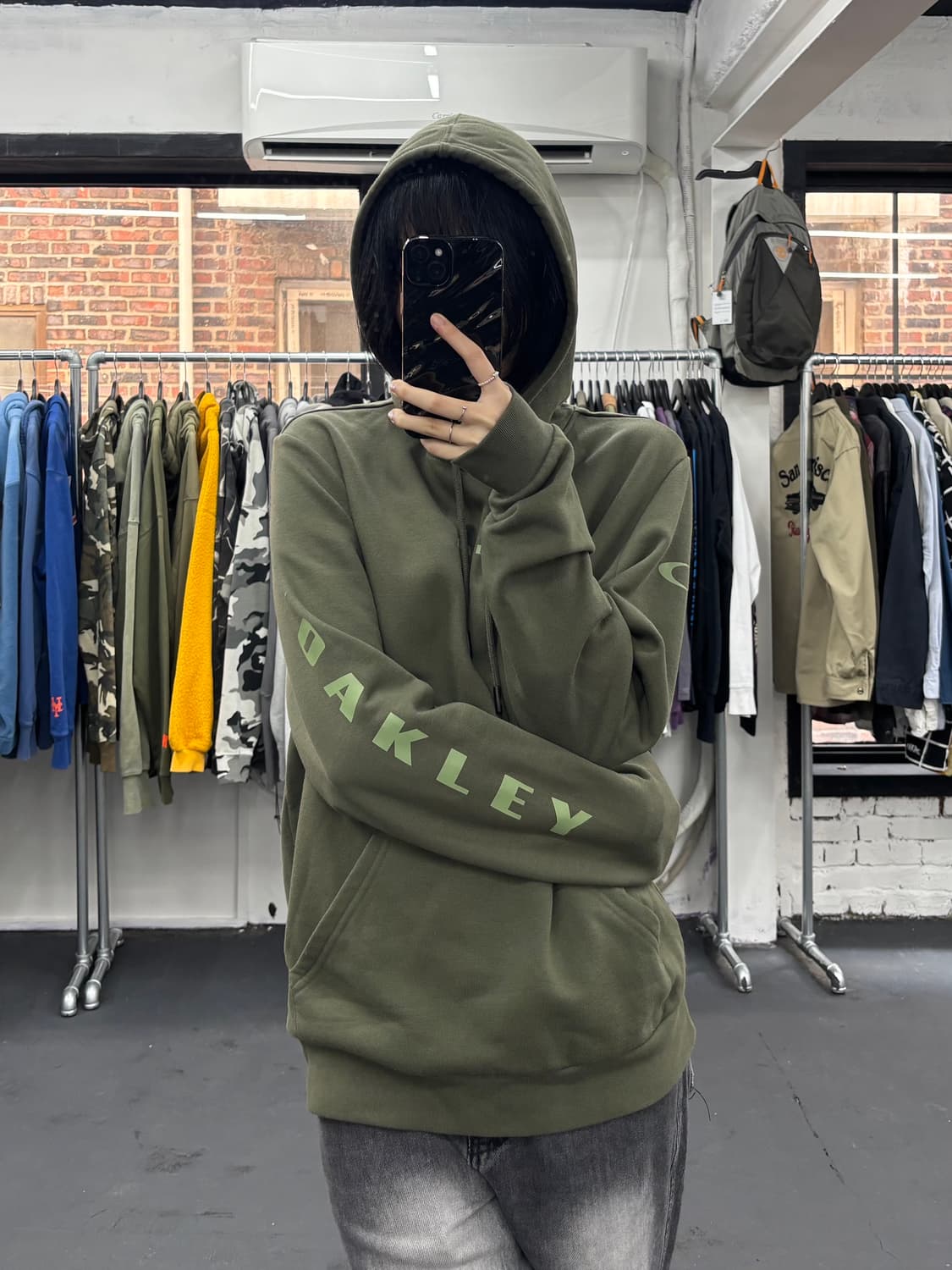 오클리 사이드 로고 커스텀 핏 카키 후드티 상품이미지1