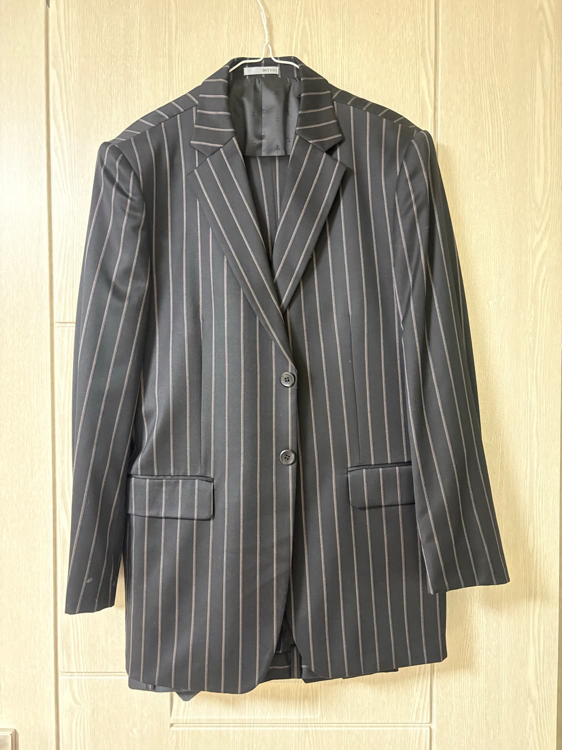 블랙 스트라이프 정장 세트 상품이미지1