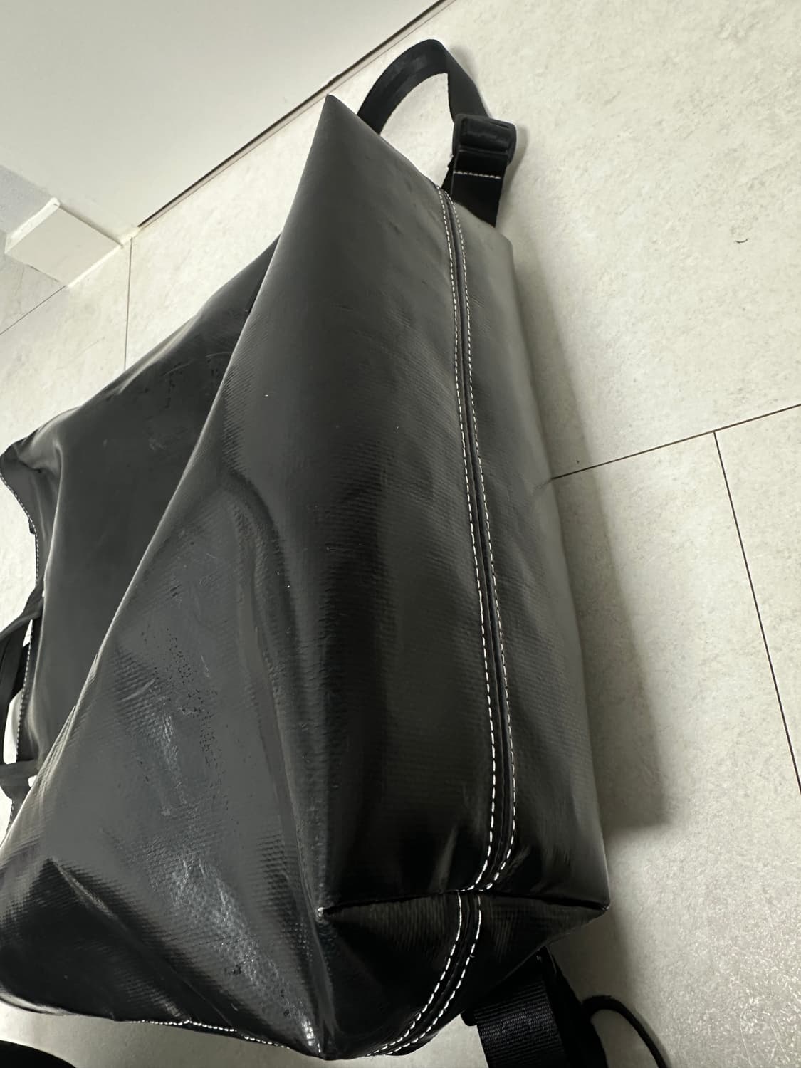 (극희귀)프라이탁 올블랙 페테 쇼퍼백 토트백 백팩 가방 F201 PETE 상품이미지3