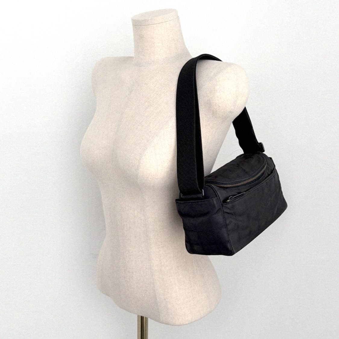 샤넬 뉴 트래블라인 블랙 카메라백 크로스백 상품이미지2