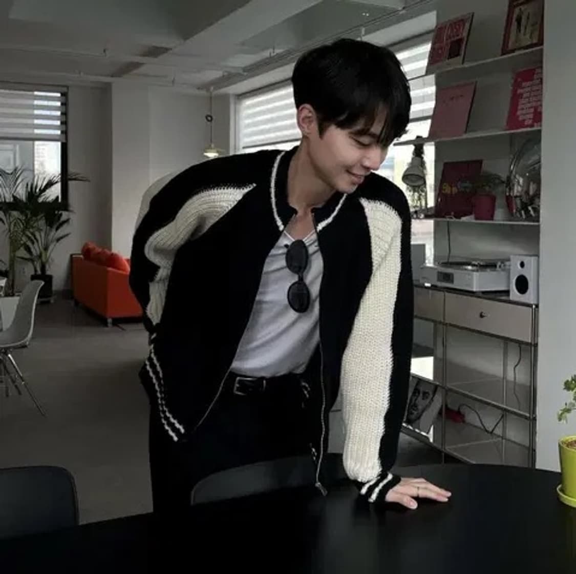 니트 하찌 집업 크롭 숏 블루종 나그랑 가디건 블랙 화이트 아이보리 상품이미지1
