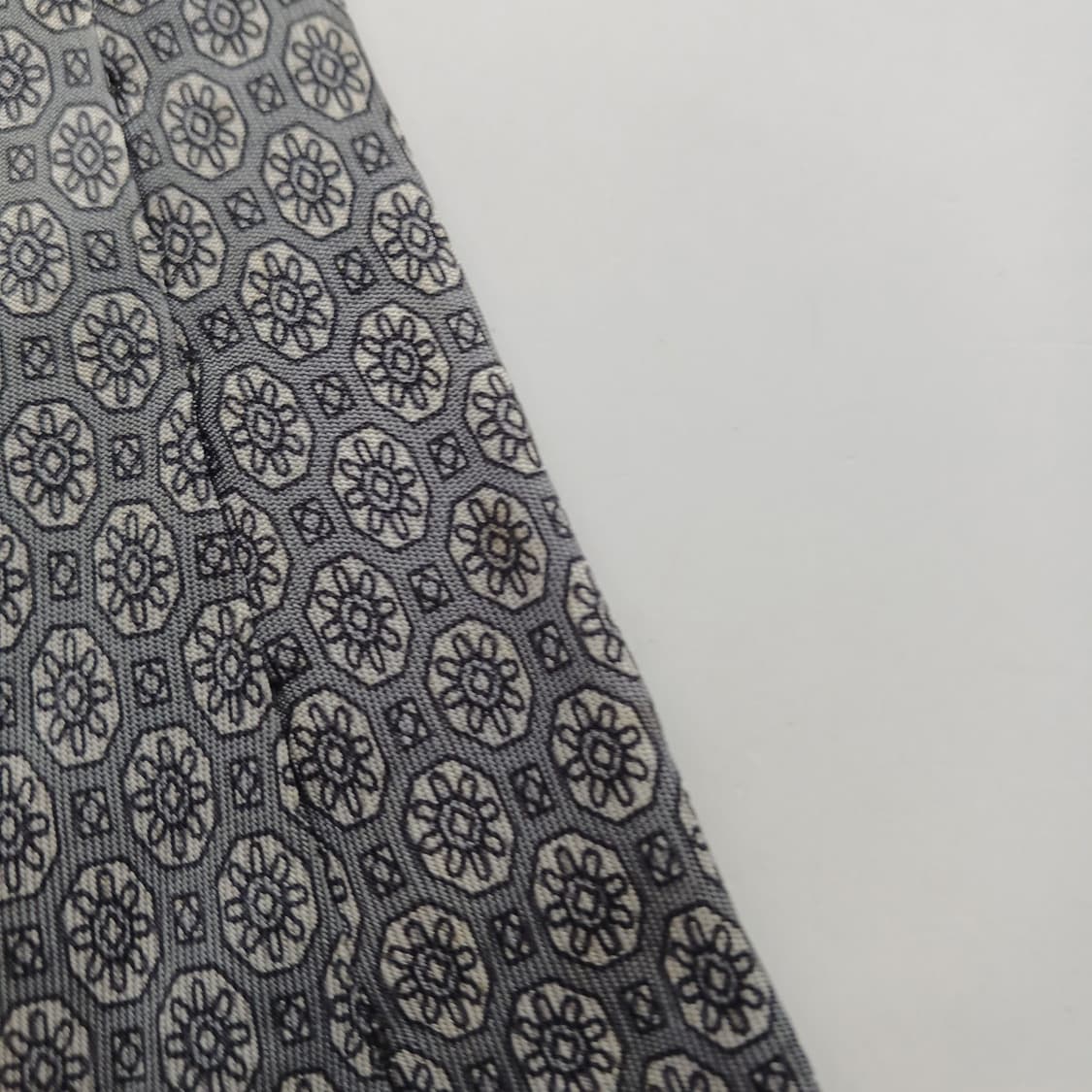 지안니 베르사체 실크 바로크 패턴 넥타이 9.5cm B등급 A18725
 상품이미지7