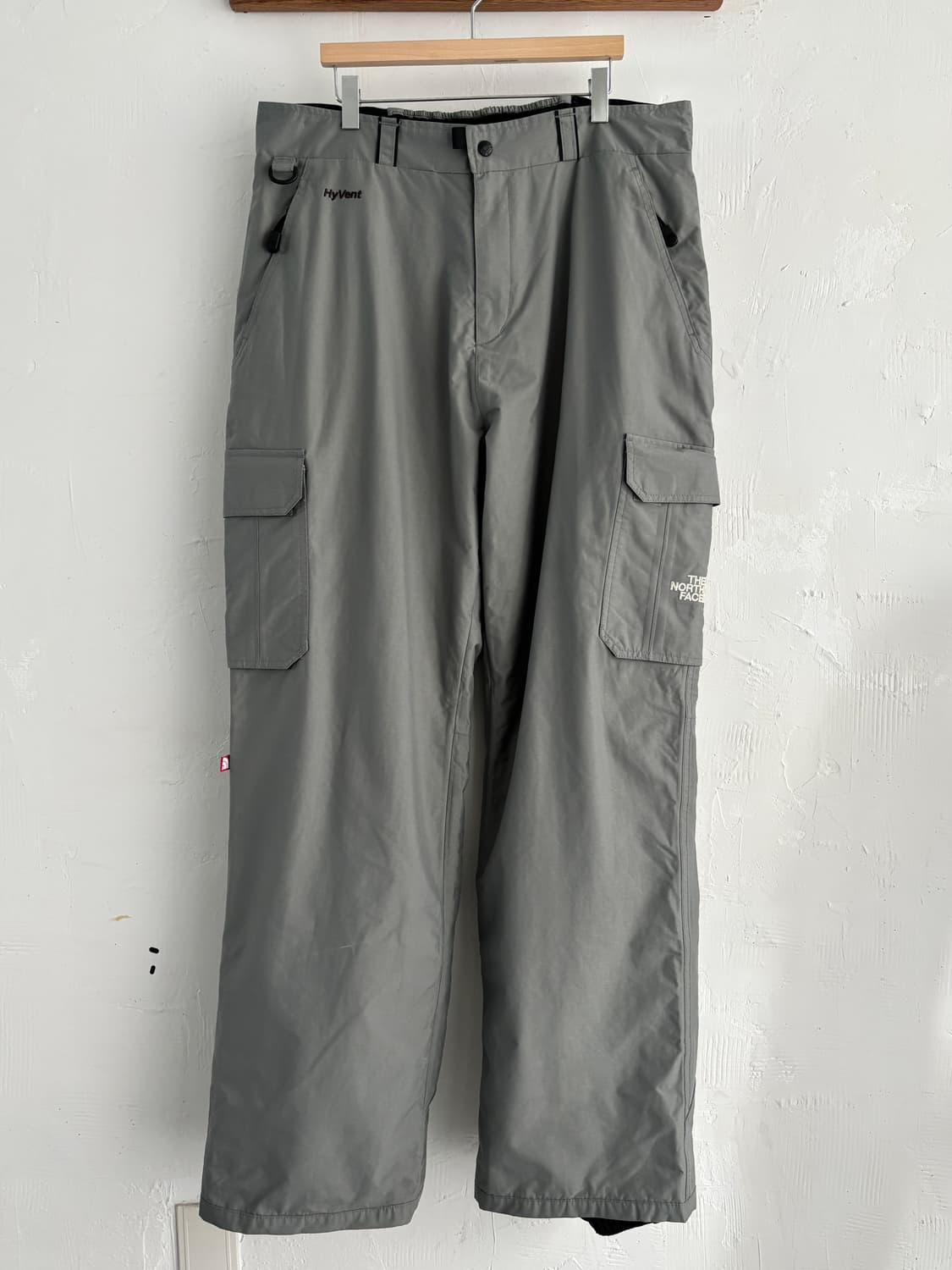 The North Face 노스페이스 그레이 하이벤트 나일론 카고 팬츠 상품이미지2