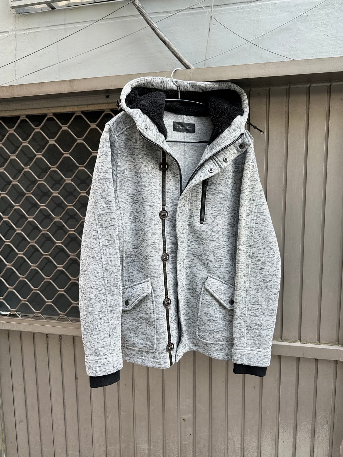 Thruxton gray fur buttoned detail jacket 상품이미지1