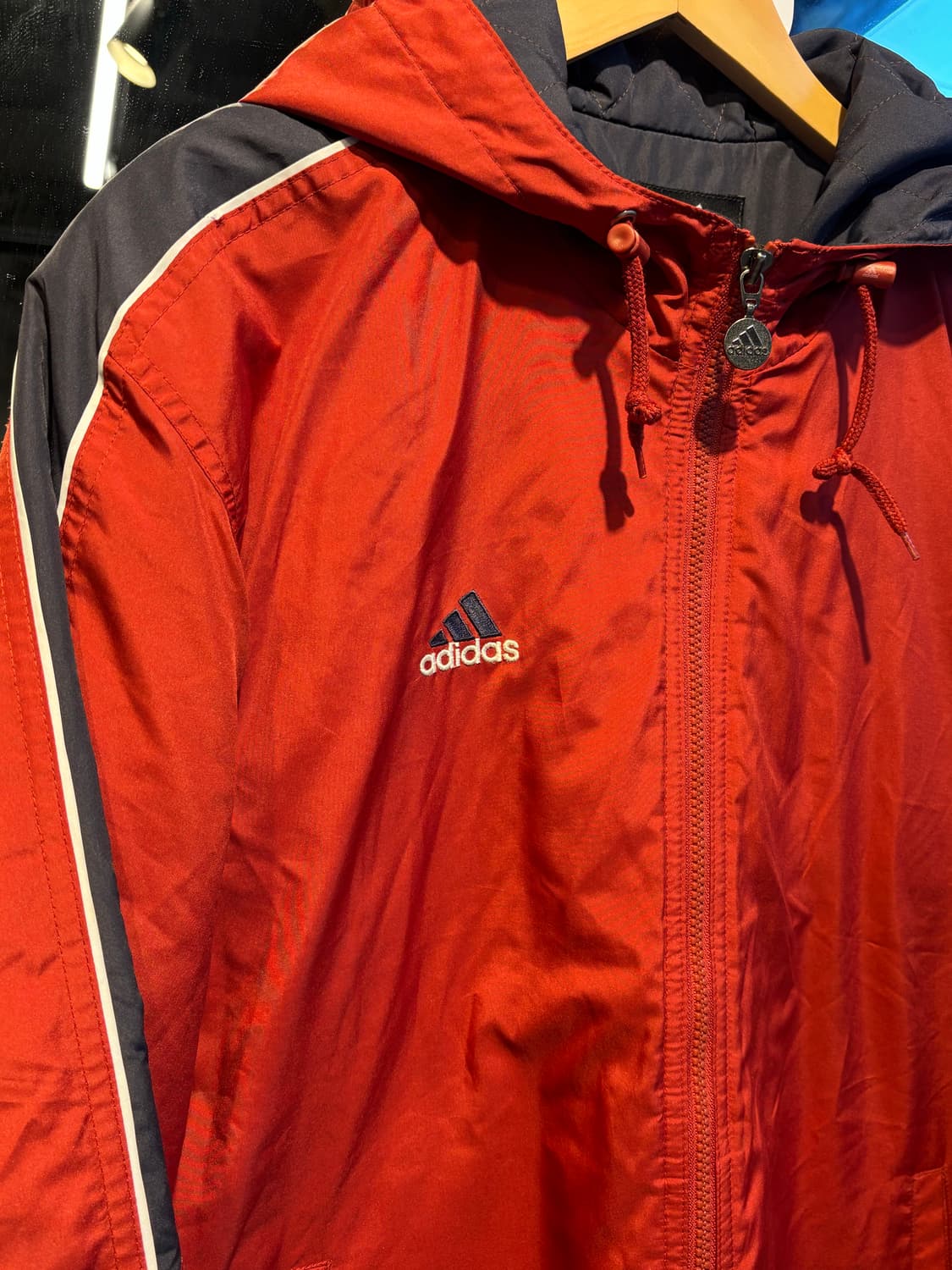 아디다스 올드스쿨 딥레드 바람막이 85 상품이미지2