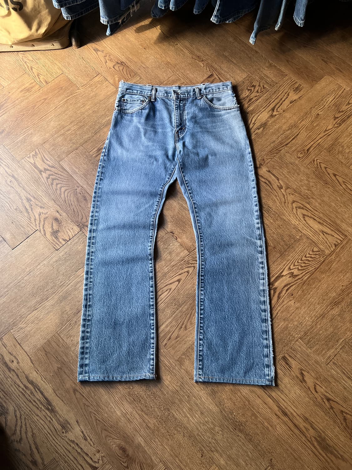 [34]리바이스 517 빈티지 데미지드 워싱 플레어핏 데님 팬츠 상품이미지2