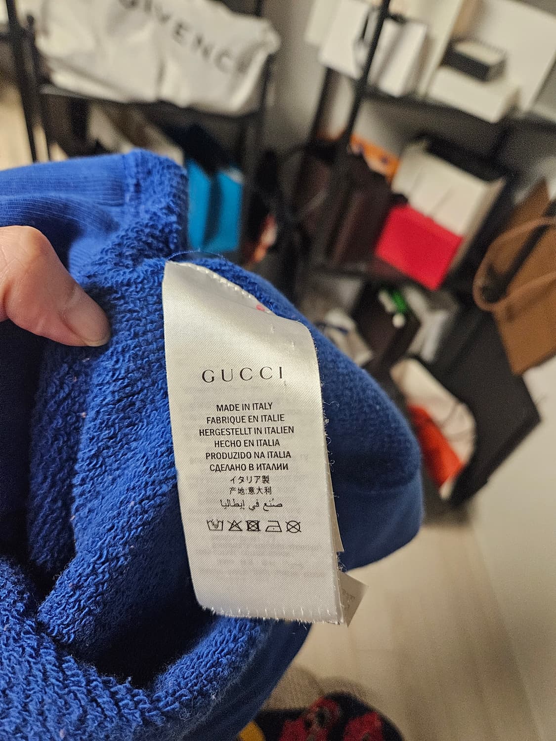 구찌 맨투맨 판매합니다. 상품이미지3