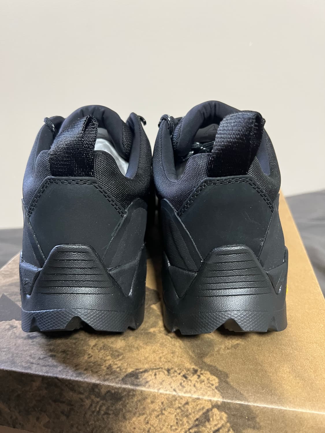 (42) 로아 카타리나 블랙 새상품 정가50 상품이미지4