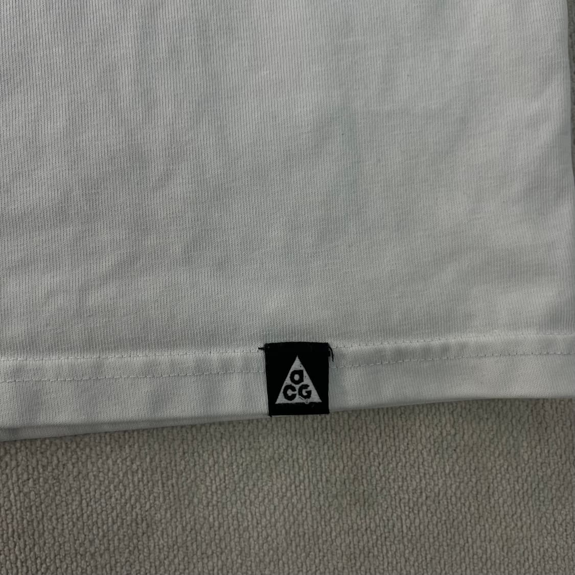 100 나이키 ACG NRG 하트 반팔 티셔츠 상품이미지6