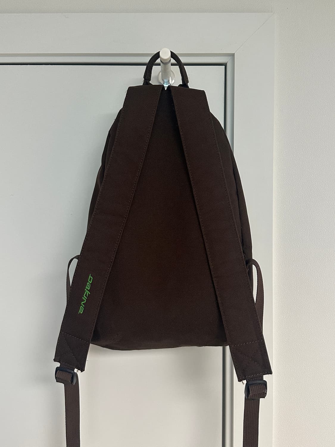 Dakine 브라운 체크 백팩 상품이미지2