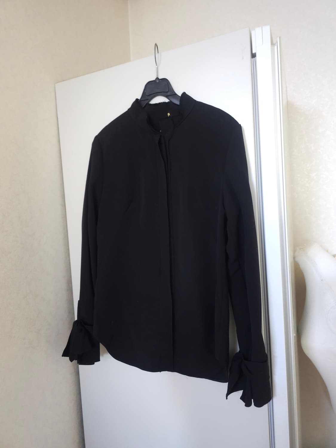 새상품)미샤 실크배색 차이나넥 블라우스 상품이미지1