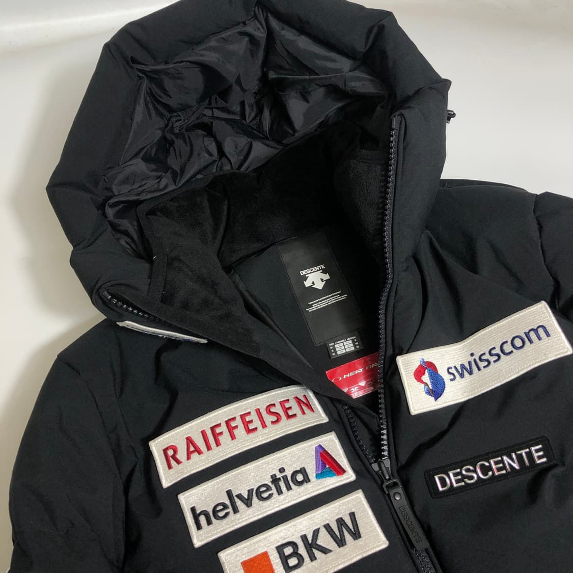 데상트 스위스 아우디 패딩 M 상품이미지3