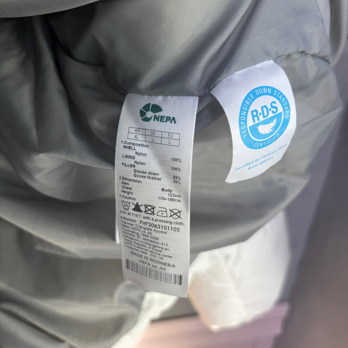 네파 구스다운 넥로고 패딩 화이트 상품이미지3