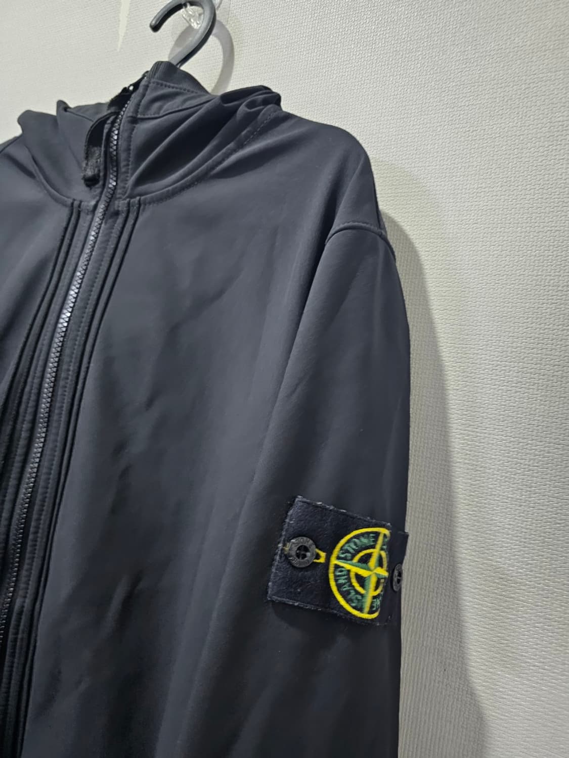 정품 스톤아일랜드 22SS 소프트쉘 후드 자켓 95 /M 상품이미지2