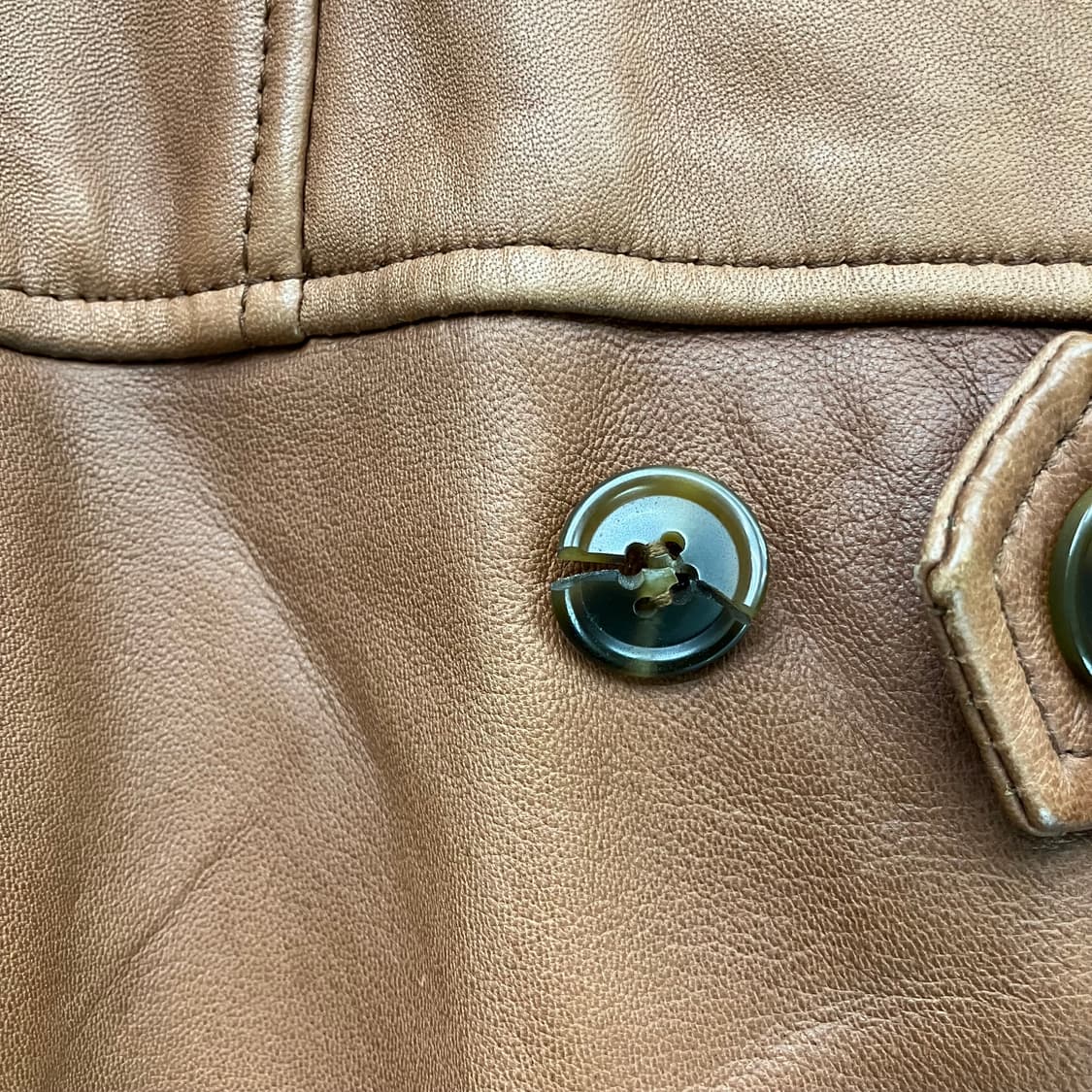 인터메조 양가죽 하프 코트 상품이미지5