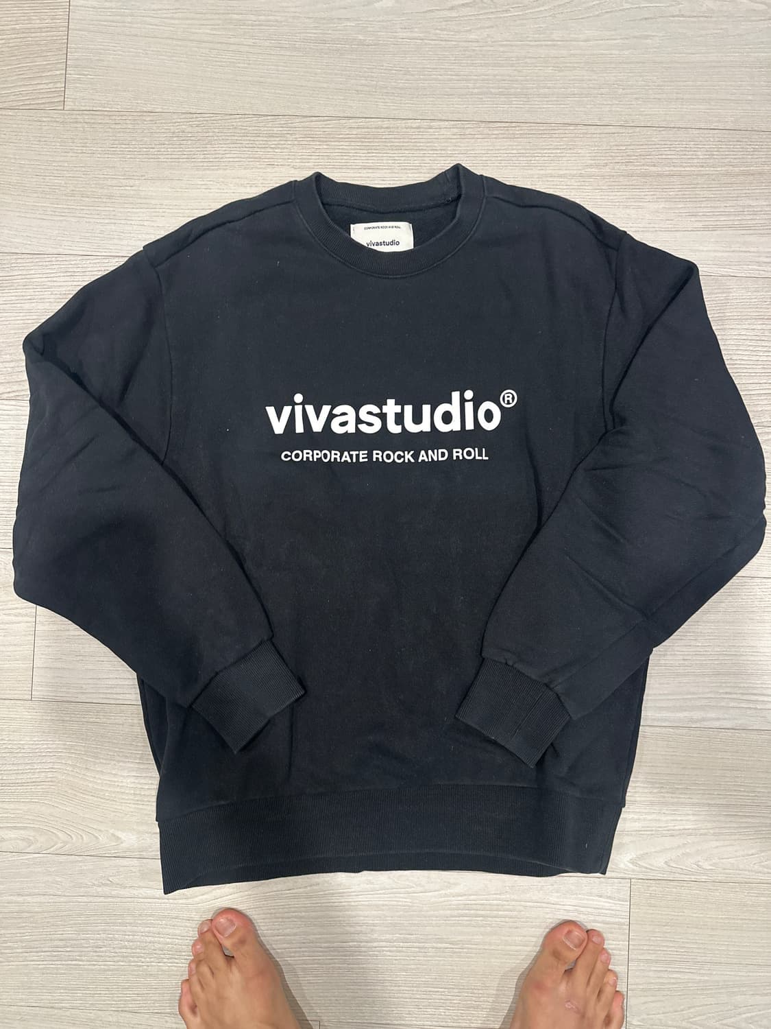 비바스튜디오 맨투맨 상품이미지1