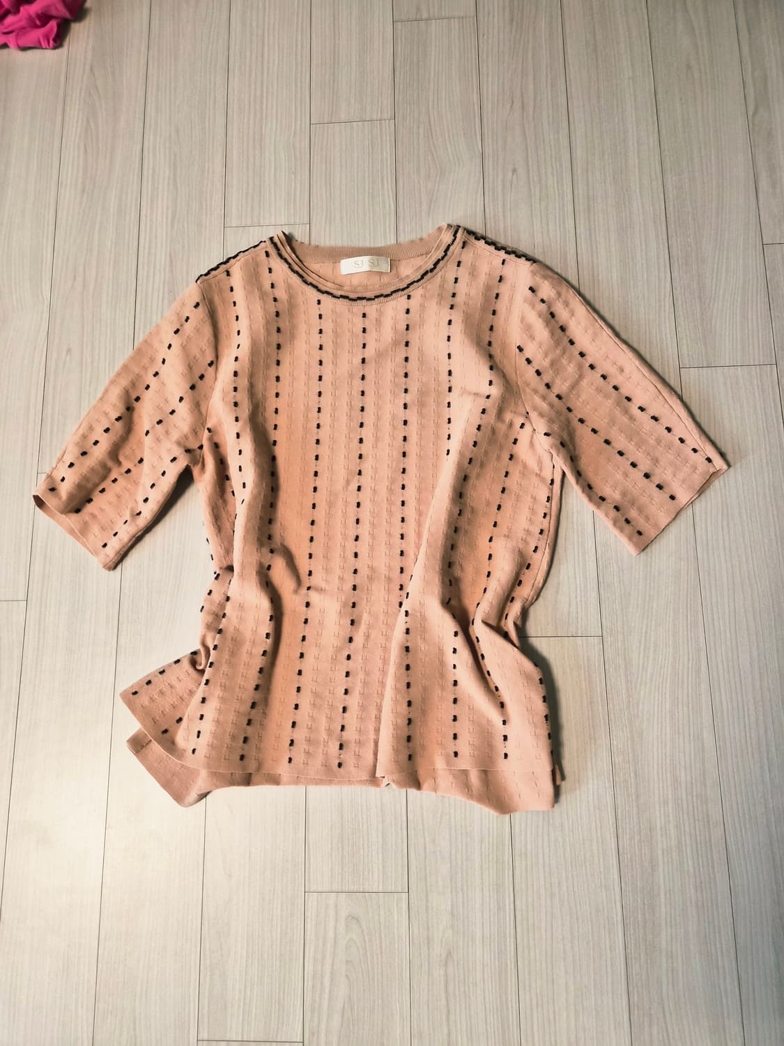 [SJ SJ] 여성 하프 슬리브 자수 포인트 니트 상품이미지2