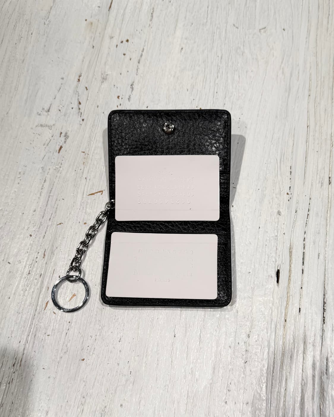 메종마르지엘라 블랙 포 스티치 그레이니 엠보싱 가죽 키링 카드 홀더 상품이미지4