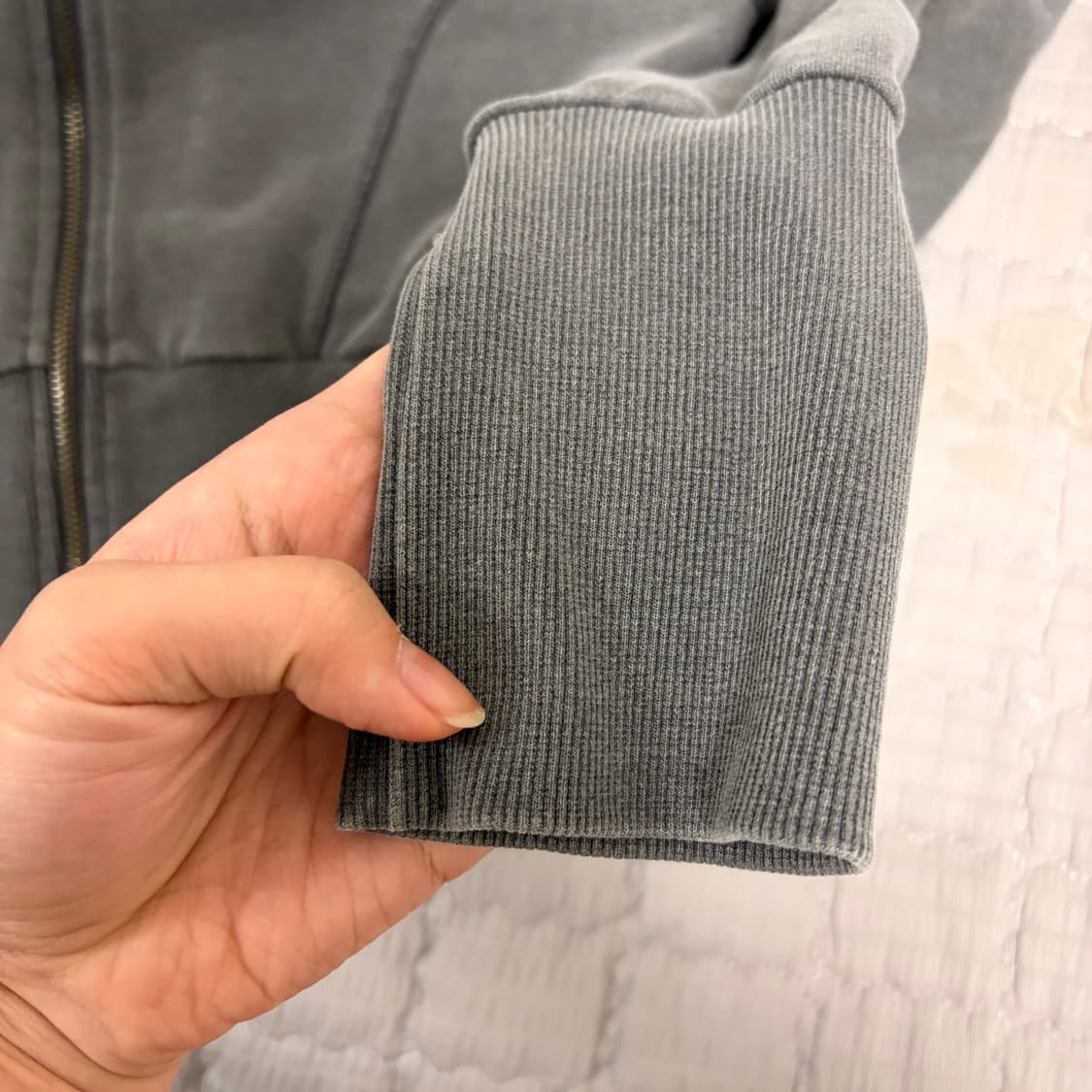 오도어 터틀넥 차콜 집업 상품이미지9