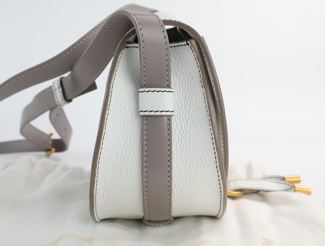 끌로에 송아지 가죽 마르씨 새들백 크리스탈 화이트 S 스몰 상품이미지3