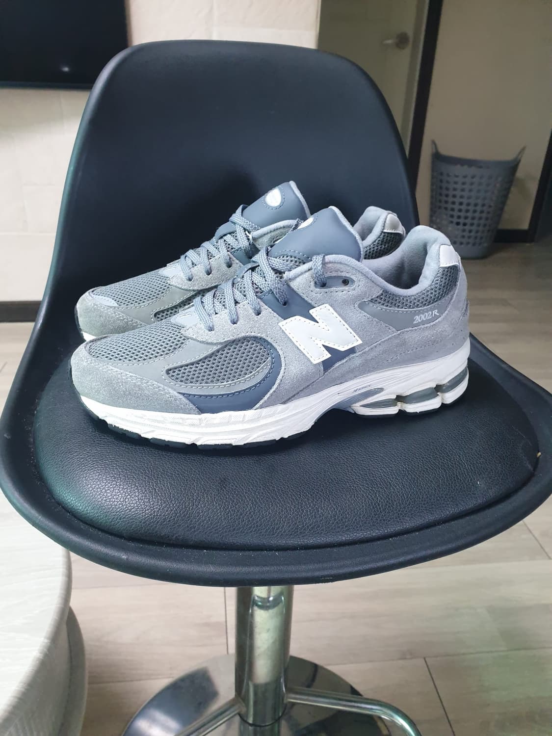 뉴발란스 235 상품이미지1