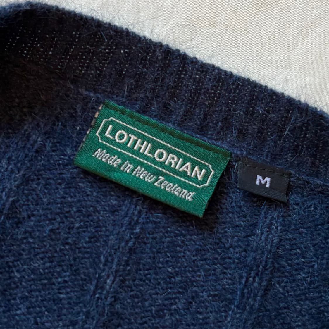 [102-105] 뉴질랜드 LOTHLORIAN 울 포섬 브이넥 니트 상품이미지3